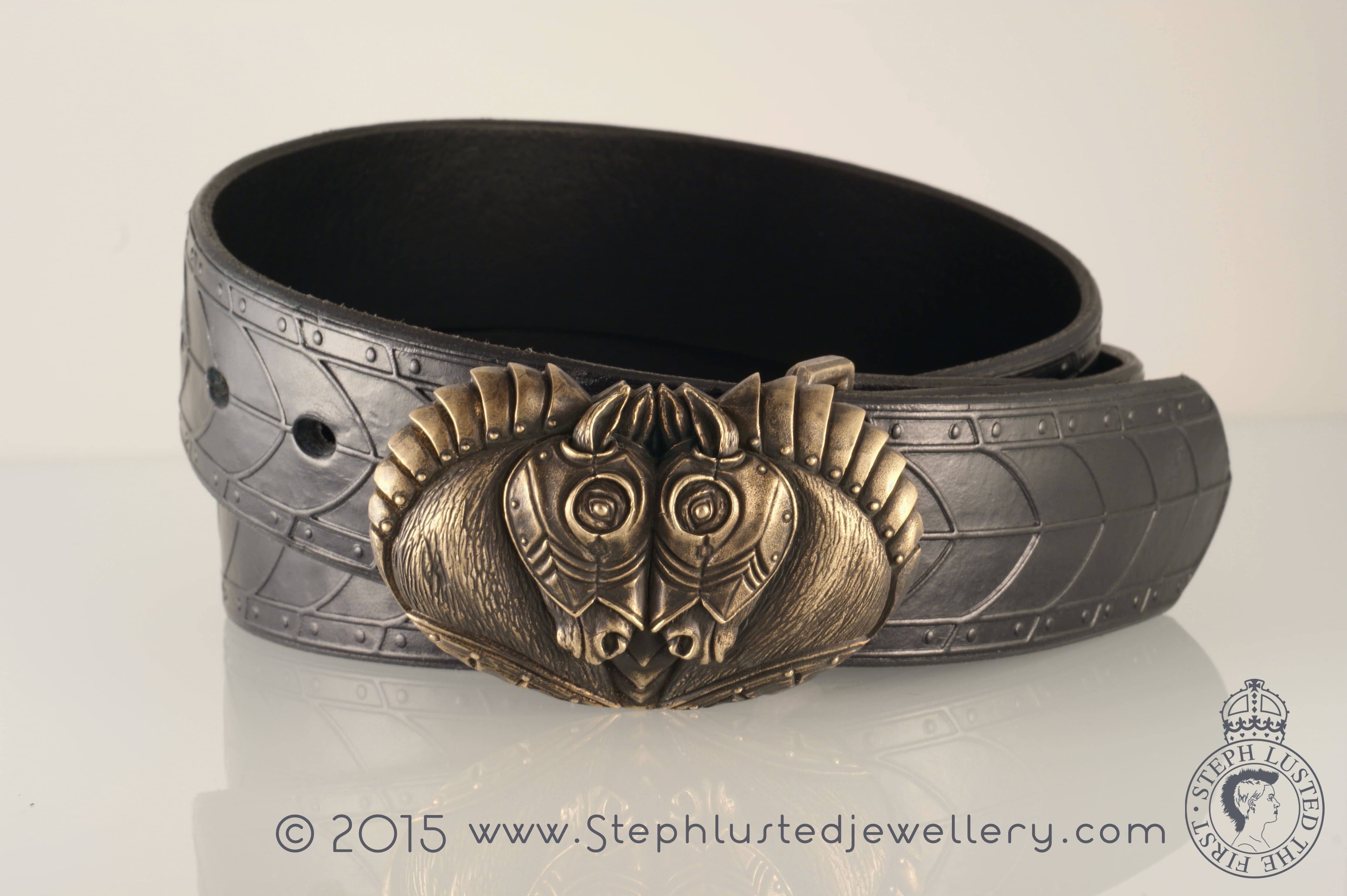 Armoured Horses Belt Buckle & Belt Set