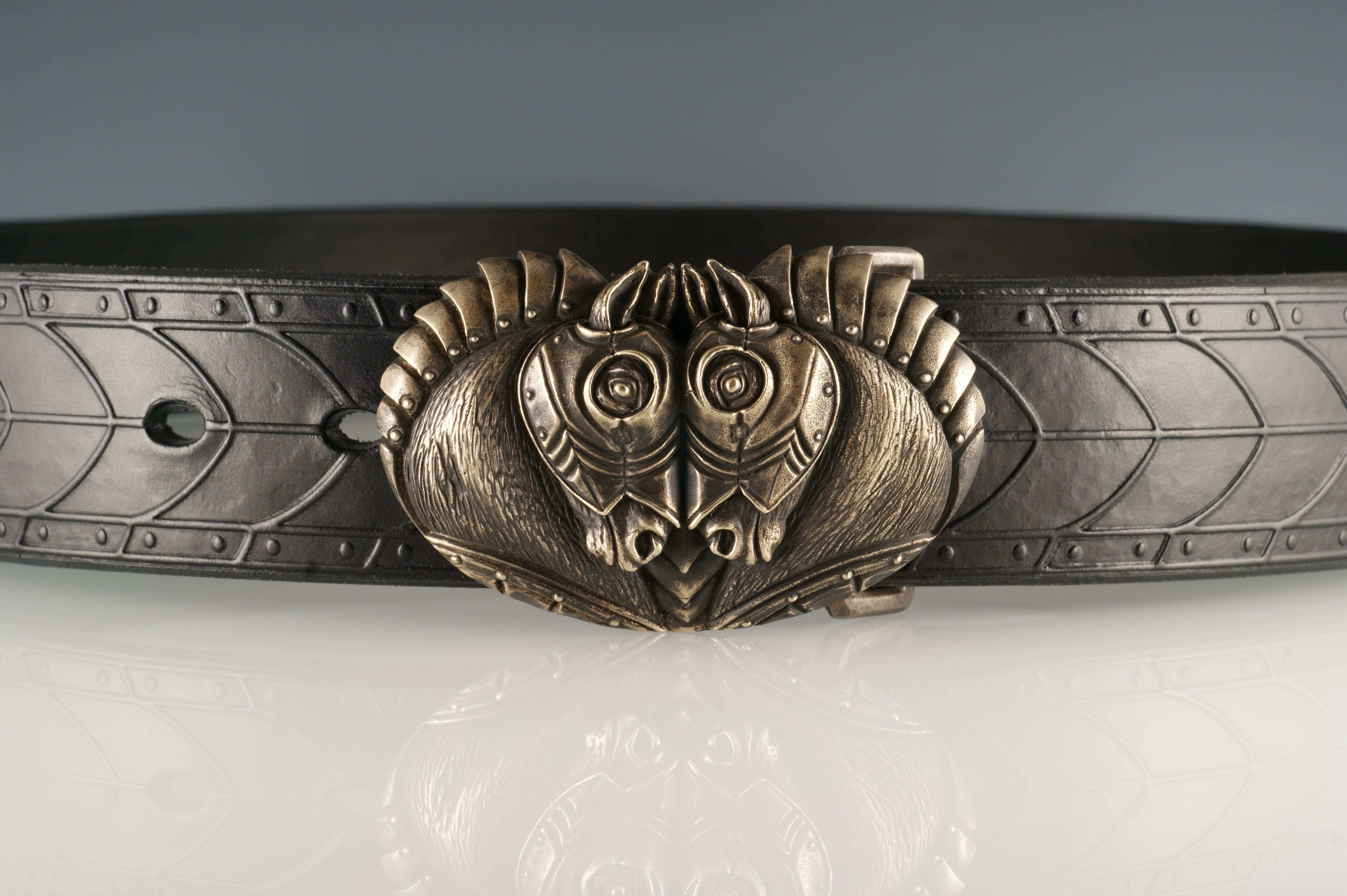 Armoured Horses Belt Buckle & Belt Set