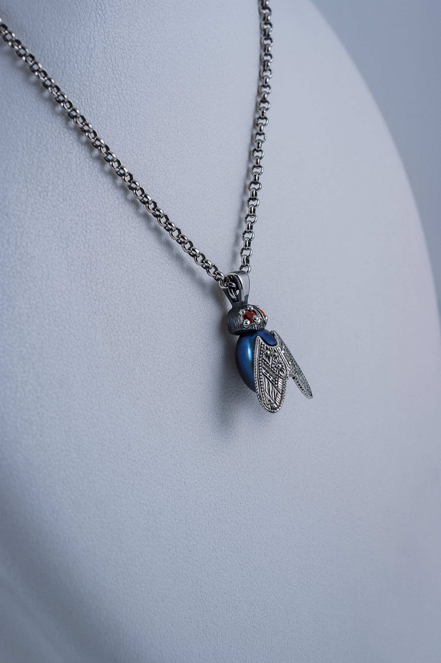 Bright Fly Necklace