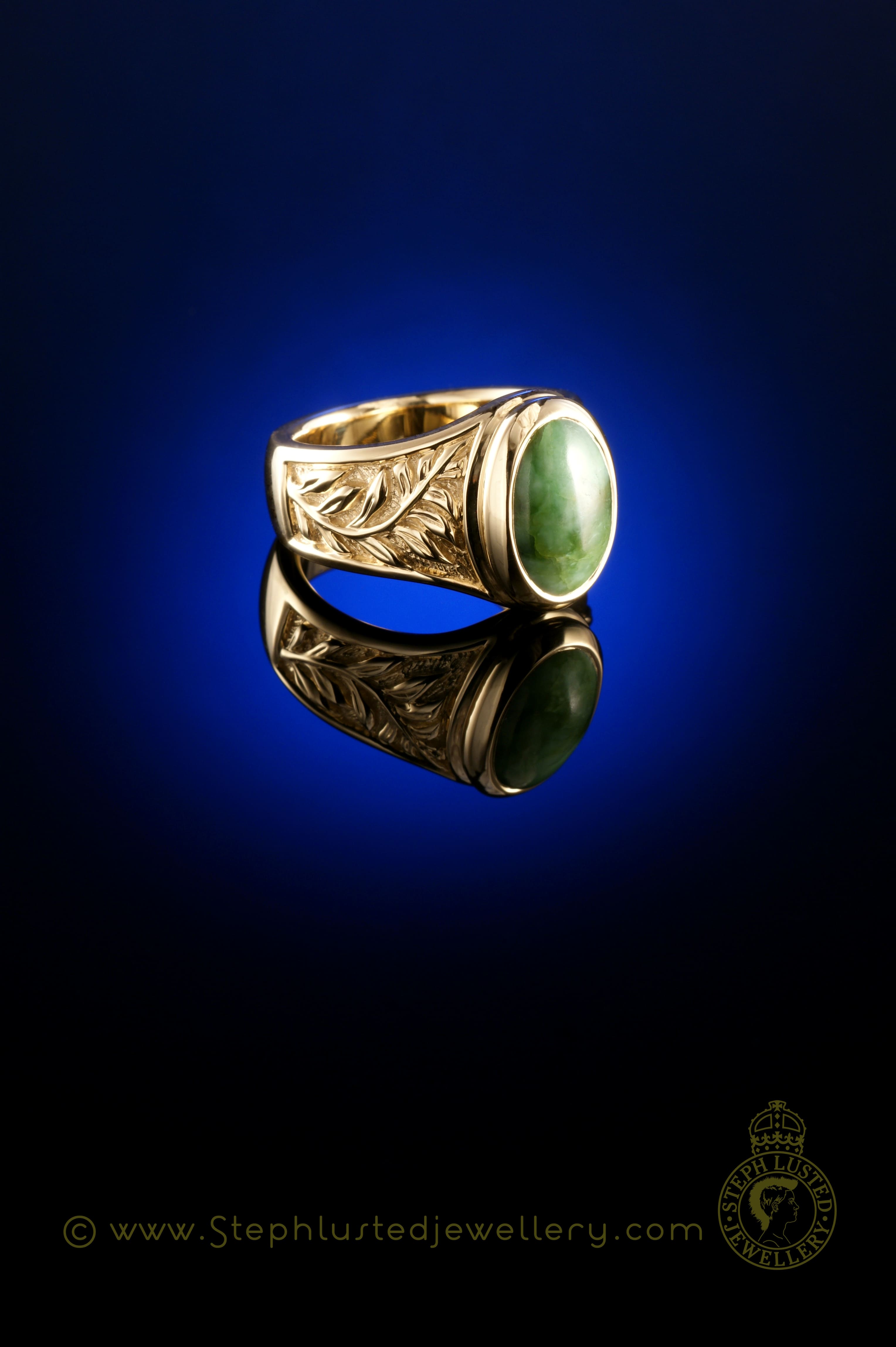 Oval Greenstone Fern Ring Gold