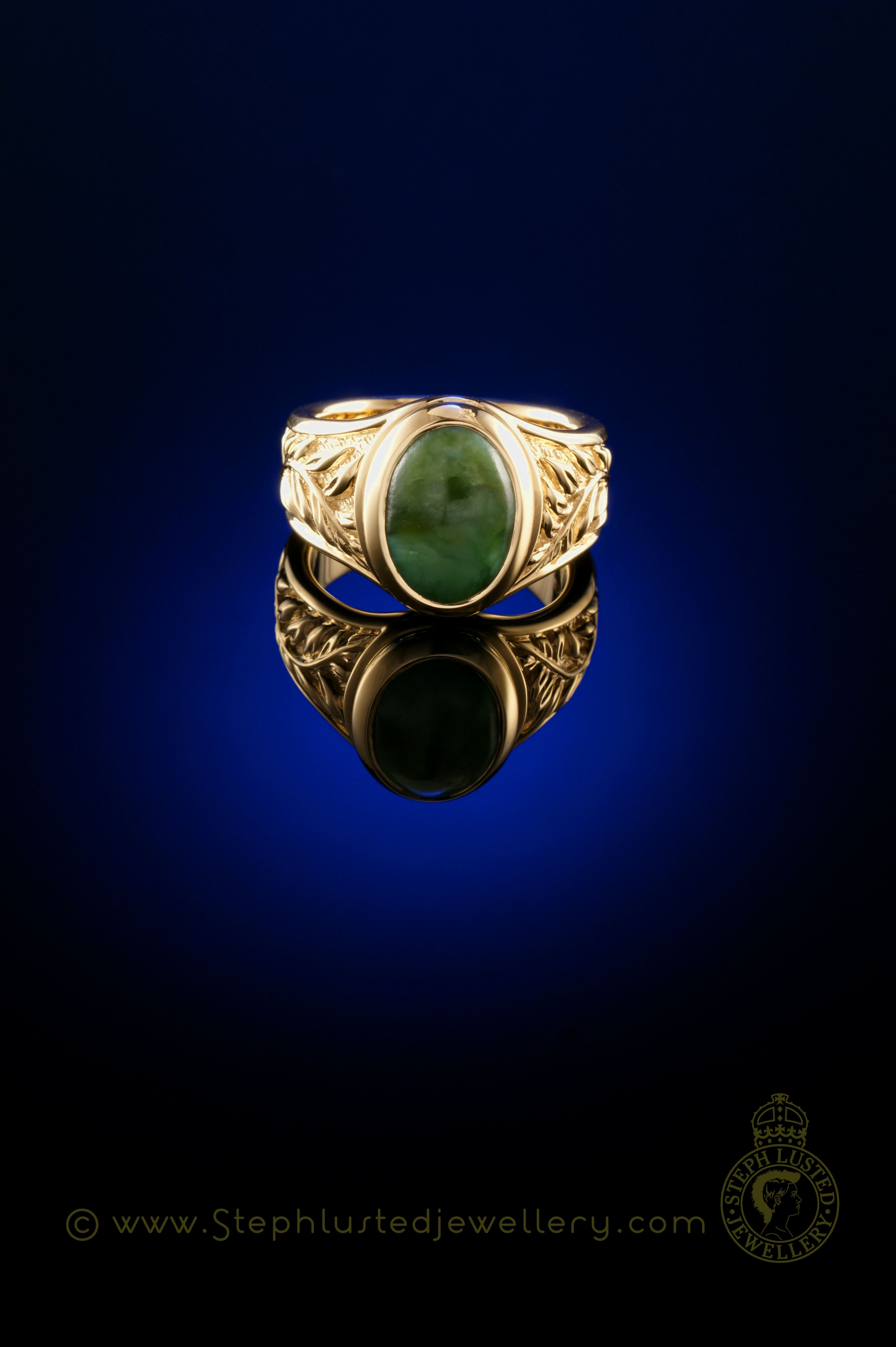 Oval Greenstone Fern Ring Gold