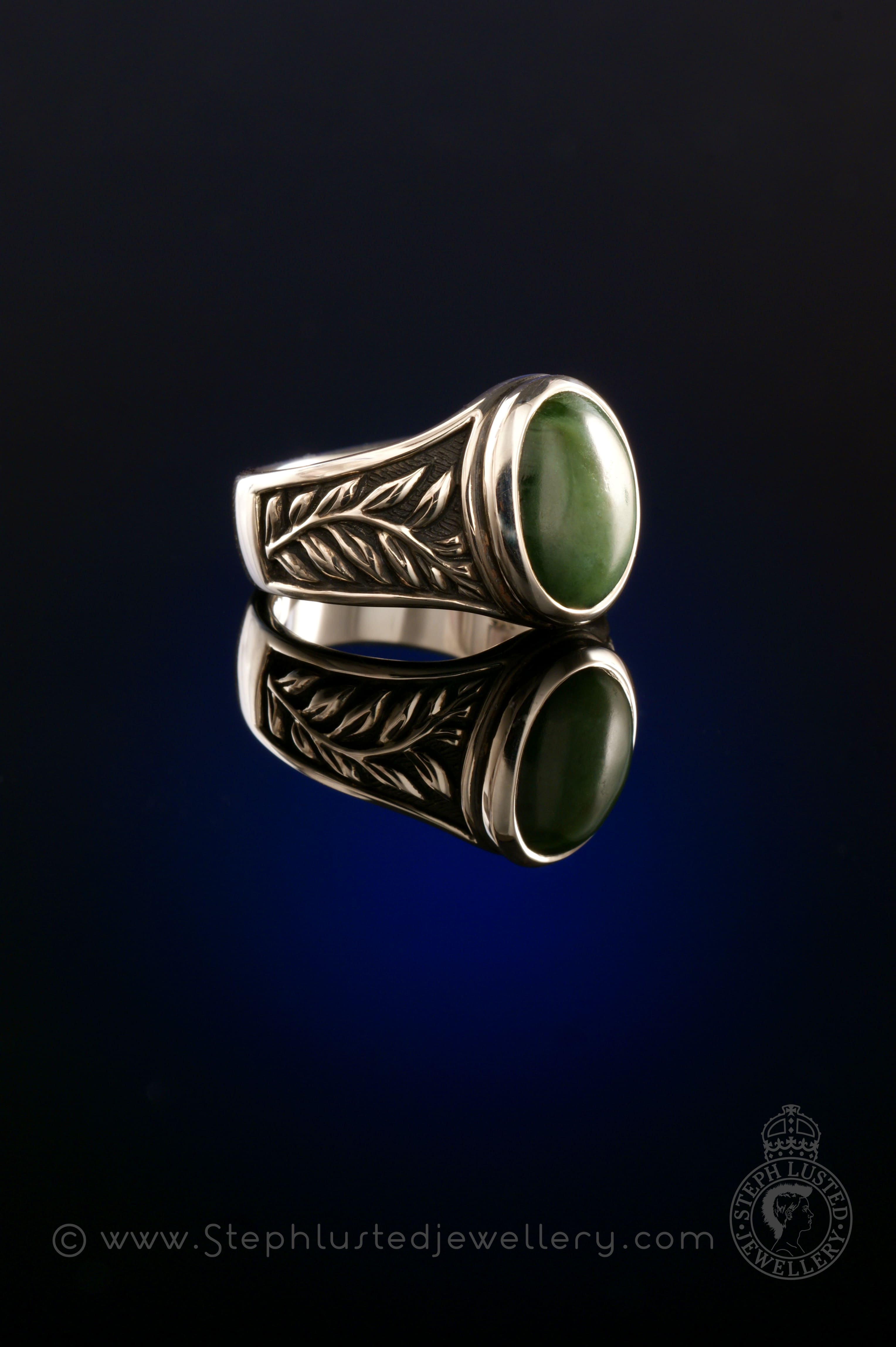 Oval Greenstone Fern Ring