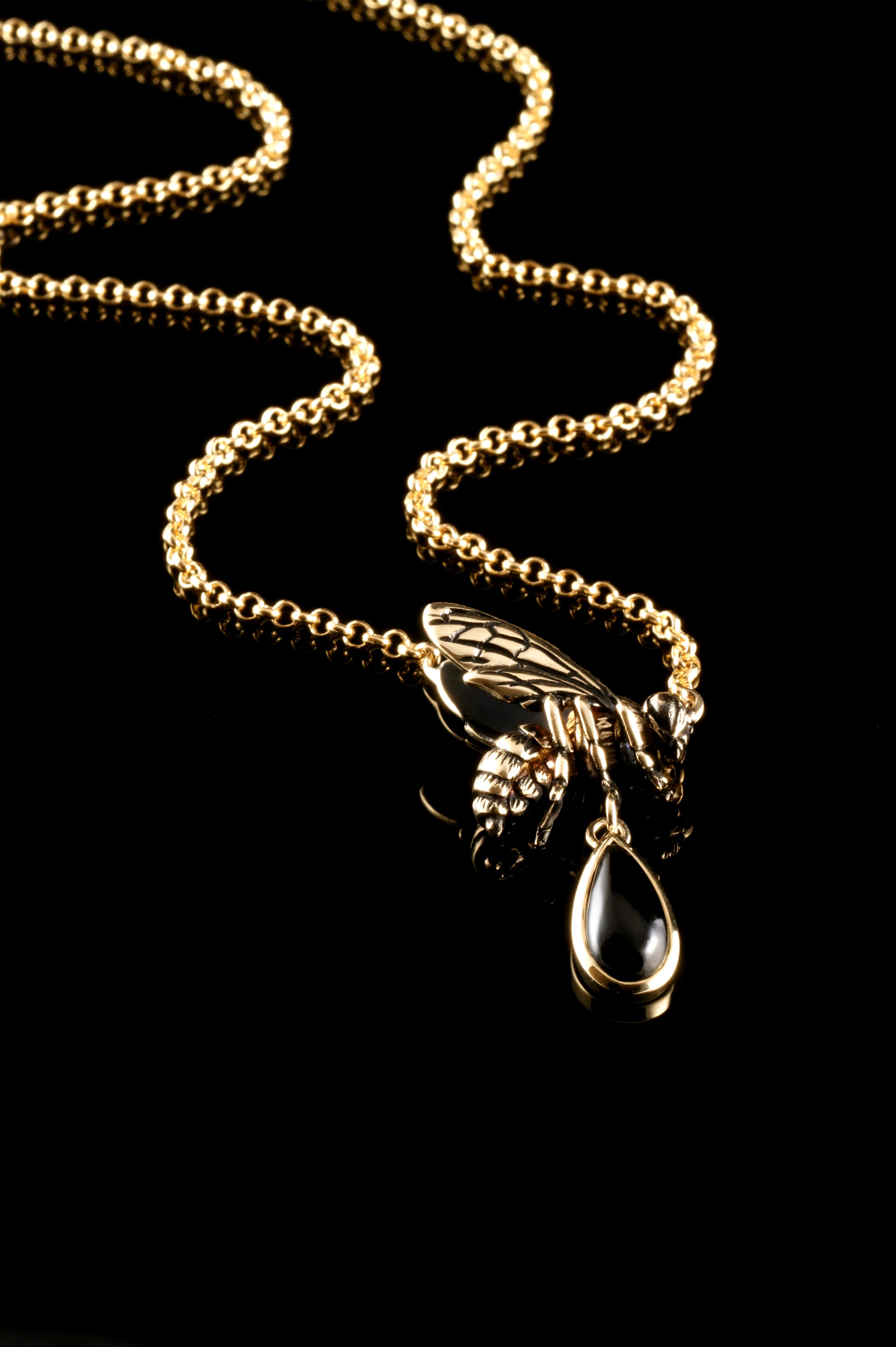 Honey bee Necklace - Onyx