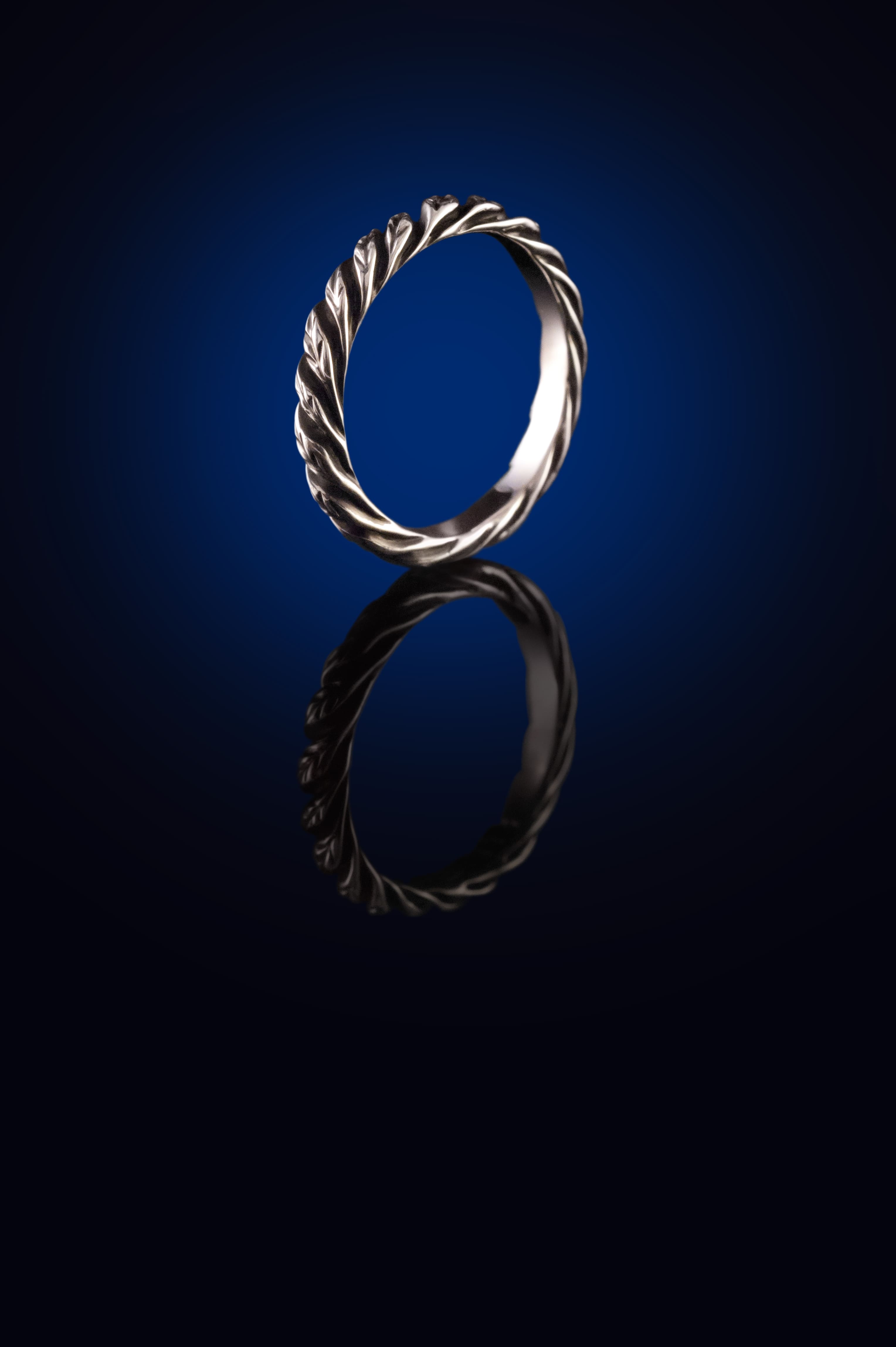 Woodlands Mini Leaf Ring