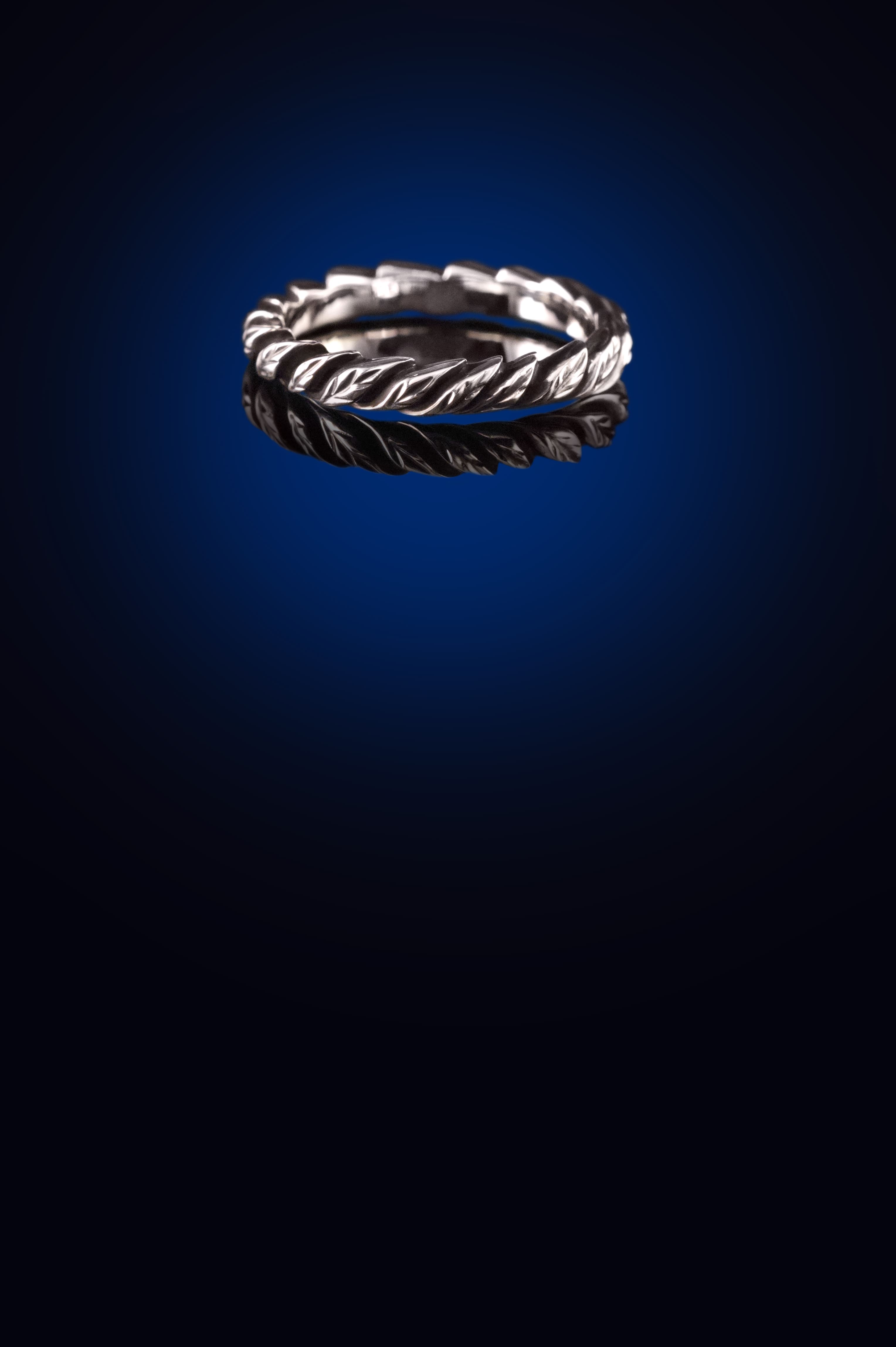Woodlands Mini Leaf Ring