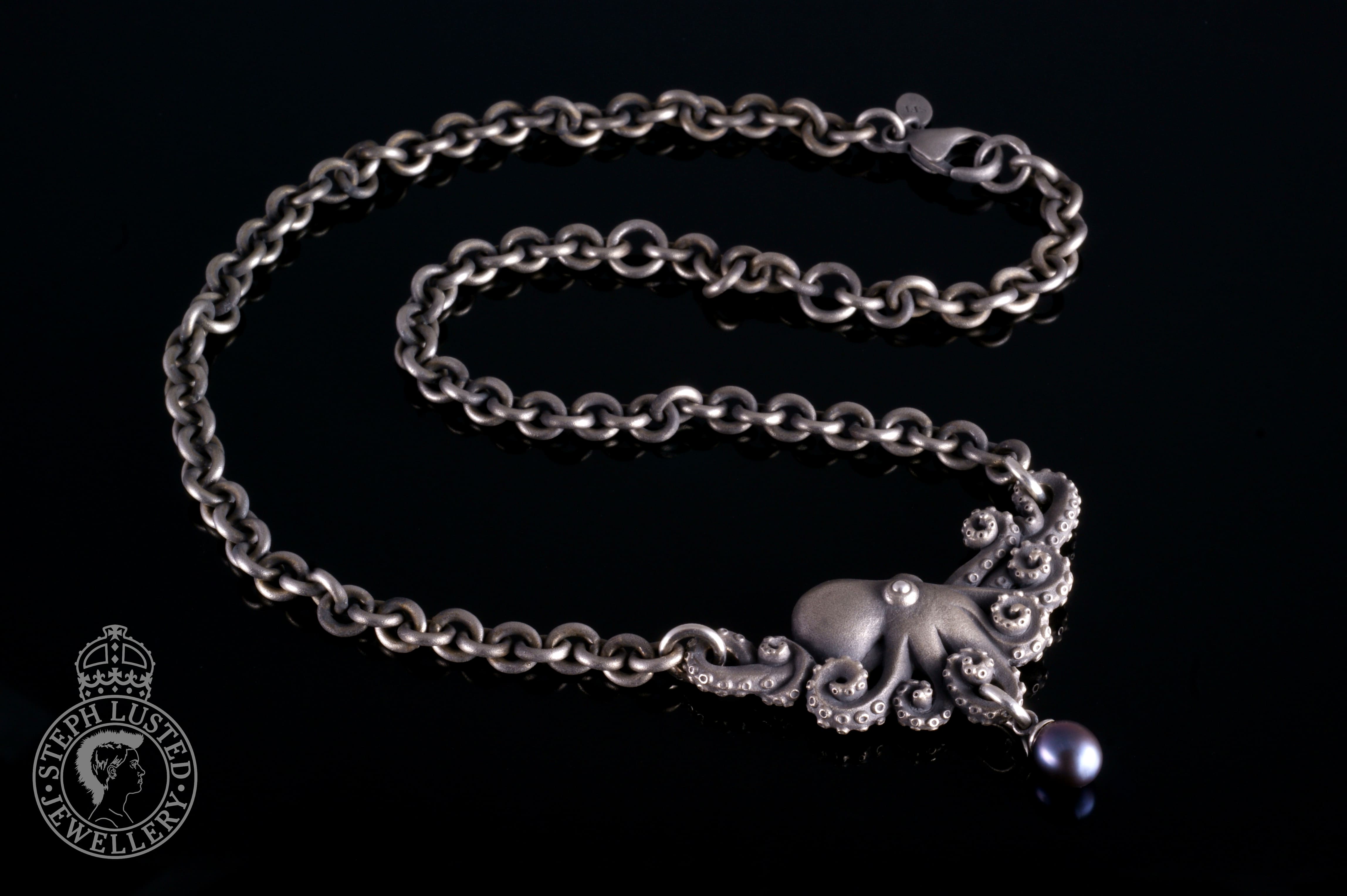 Octopus with pearl